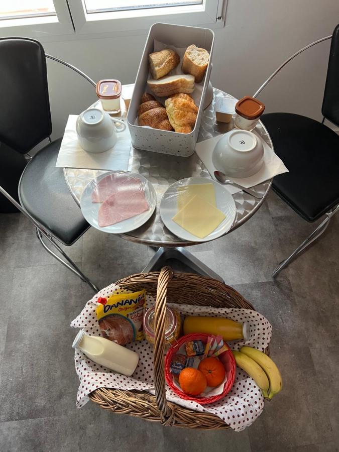 Bed and Breakfast Aux Charmes 2 Isques Екстер'єр фото
